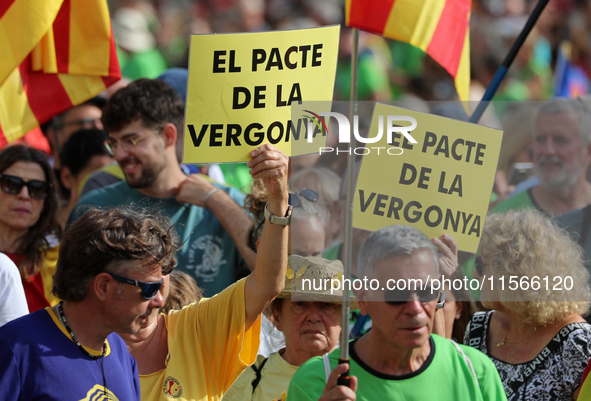 The National Day of Catalonia demonstration records the participation of 70,000 people, the lowest number since the beginning of the Catalan...