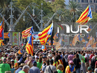 The National Day of Catalonia demonstration records the participation of 70,000 people, the lowest number since the beginning of the Catalan...