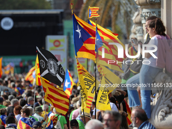 The National Day of Catalonia demonstration records the participation of 70,000 people, the lowest number since the beginning of the Catalan...