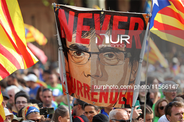 The National Day of Catalonia demonstration records the participation of 70,000 people, the lowest number since the beginning of the Catalan...