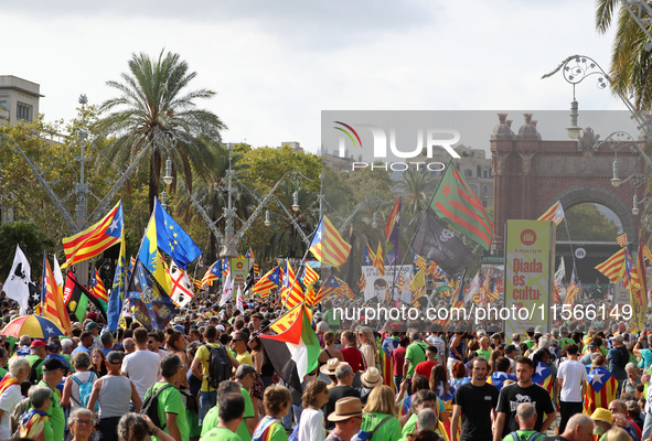 The National Day of Catalonia demonstration records the participation of 70,000 people, the lowest number since the beginning of the Catalan...