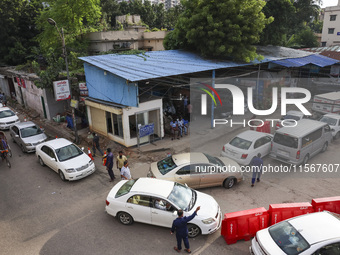 Vehicles queue to get fuel near a gas station during an acute gas shortage in Dhaka, Bangladesh, on September 12, 2024. (