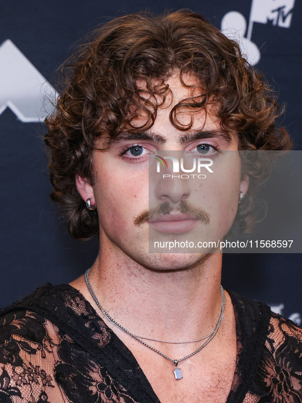 Benson Boone, winner of the Best Alternative Video award for 'Beautiful Things' poses in the press room at the 2024 MTV Video Music Awards h...