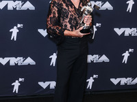 Benson Boone, winner of the Best Alternative Video award for 'Beautiful Things' poses in the press room at the 2024 MTV Video Music Awards h...