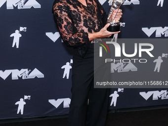 Benson Boone, winner of the Best Alternative Video award for 'Beautiful Things' poses in the press room at the 2024 MTV Video Music Awards h...