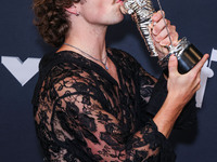 Benson Boone, winner of the Best Alternative Video award for 'Beautiful Things' poses in the press room at the 2024 MTV Video Music Awards h...