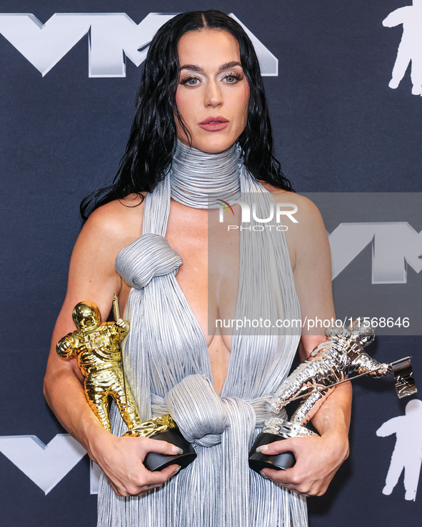 Katy Perry, recipient of the Michael Jackson Video Vanguard Award and winner of the VMAs Most Iconic Performance award for 'Roar' (2013, liv...