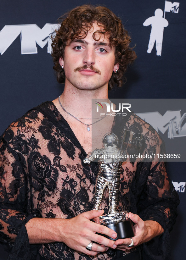 Benson Boone, winner of the Best Alternative Video award for 'Beautiful Things' poses in the press room at the 2024 MTV Video Music Awards h...