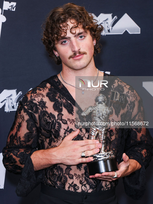 Benson Boone, winner of the Best Alternative Video award for 'Beautiful Things' poses in the press room at the 2024 MTV Video Music Awards h...