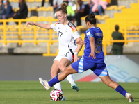 Alara Sehitler of Germany and Sofia Dominguez of Argentina fight for the ball during the FIFA U-20 Women's World Cup 2024 match between Germ...