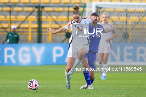 Alara Sehitler of Germany and Margarita Gimenez of Argentina fight for the ball during the FIFA U-20 Women's World Cup 2024 match between Ge...