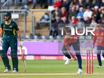 #25, Saqib Mahmoud of England bowls during the Second Vitality T20 International match between England and Australia at Sofia Gardens in Car...