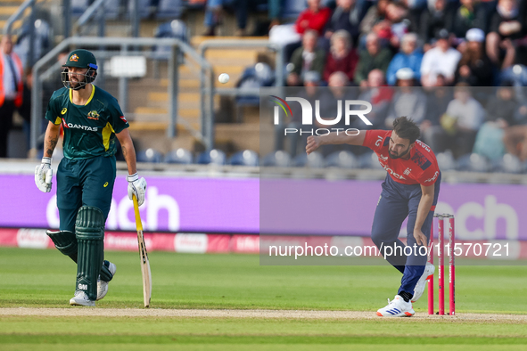 #25, Saqib Mahmoud of England bowls during the Second Vitality T20 International match between England and Australia at Sofia Gardens in Car...