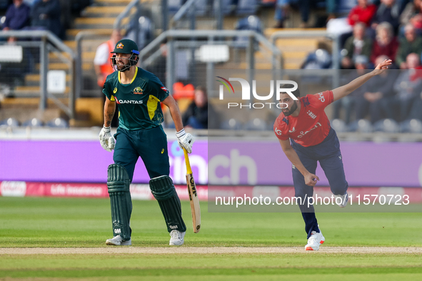 #25, Saqib Mahmoud of England bowls during the Second Vitality T20 International match between England and Australia at Sofia Gardens in Car...