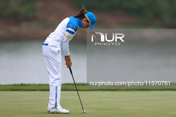 GAINESVILLE, VIRGINIA - SEPTEMBER 13:  Albane Valenzuela of Team Europe putts on the 9th green during Day One of the Solheim Cup at Robert T...