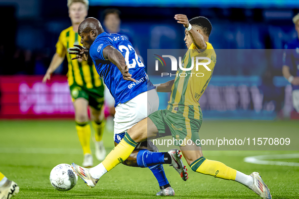 FC Den Bosch player Danzell Gravenberch and ADO Den Haag player Steven van der Sloot during the match between Den Bosch and ADO at De Vliert...