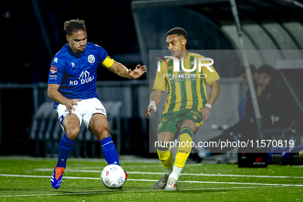 FC Den Bosch player Victor van den Bogaert and ADO Den Haag player Steven van der Sloot during the match between Den Bosch and ADO at De Vli...