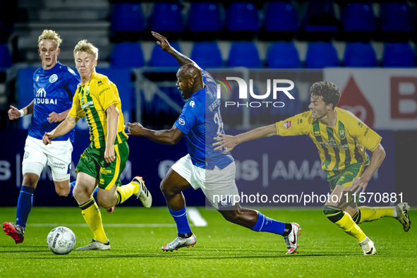 FC Den Bosch player Danzell Gravenberch and ADO Den Haag player Daniel Granli during the match between Den Bosch and ADO at De Vliert for th...