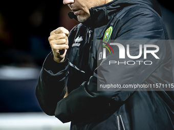 ADO Den Haag trainer Darije Kalezic is present during the match between Den Bosch and ADO at De Vliert for the Keuken Kampioen Divisie seaso...