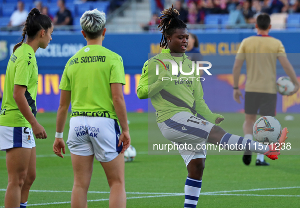 Jacqueline Owusu plays during the match between FC Barcelona Women and Real Sociedad Women, corresponding to week 2 of the Liga F, at the Jo...