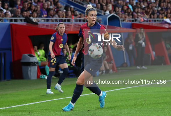 Alexia Putellas plays during the match between FC Barcelona Women and Real Sociedad Women, corresponding to week 2 of the Liga F, at the Joh...