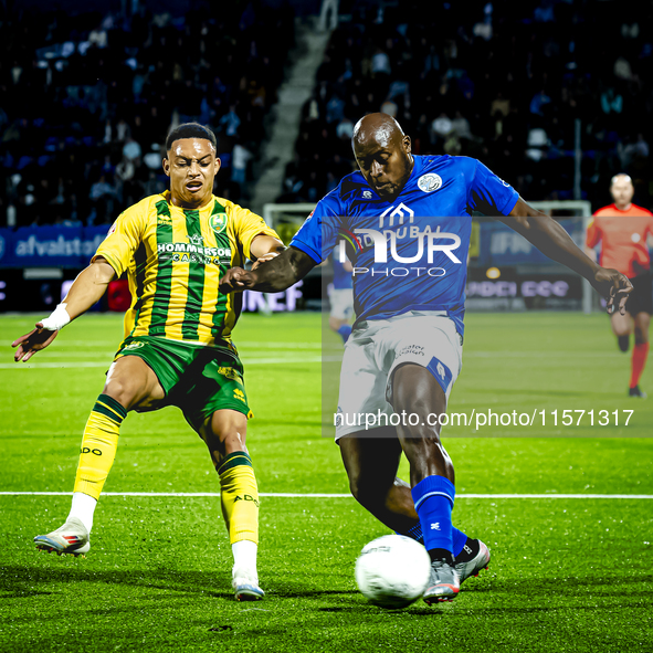 FC Den Bosch player Danzell Gravenberch and ADO Den Haag player Steven van der Sloot during the match between Den Bosch and ADO at De Vliert...