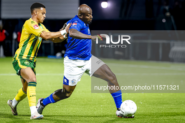 ADO Den Haag player Steven van der Sloot and FC Den Bosch player Danzell Gravenberch during the match Den Bosch vs. ADO at De Vliert for the...