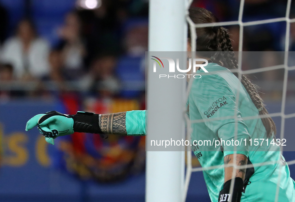 Elena Lete plays during the match between FC Barcelona Women and Real Sociedad Women, corresponding to week 2 of the Liga F, at the Johan Cr...