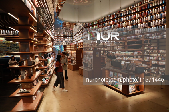 People visit TSUTAYA BOOKS in Xi'an, China, on September 13, 2024. On September 9, Xi'an TSUTAYA BOOKS issues a notice of closure and will c...