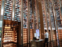 People visit TSUTAYA BOOKS in Xi'an, China, on September 13, 2024. On September 9, Xi'an TSUTAYA BOOKS issues a notice of closure and will c...