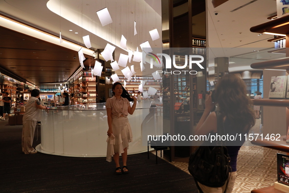 People visit TSUTAYA BOOKS in Xi'an, China, on September 13, 2024. On September 9, Xi'an TSUTAYA BOOKS issues a notice of closure and will c...