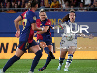 Fridolina Rolfo plays during the match between FC Barcelona Women and Real Sociedad Women, corresponding to week 2 of the Liga F, at the Joh...