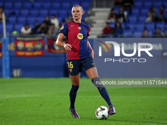 Fridolina Rolfo plays during the match between FC Barcelona Women and Real Sociedad Women, corresponding to week 2 of the Liga F, at the Joh...