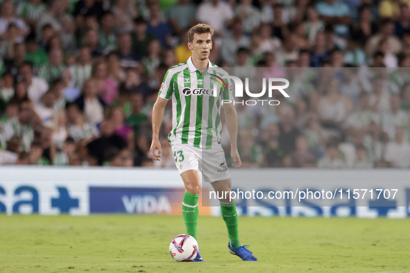 Diego Llorente of Real Betis controls the ball during the La Liga EA Sports match between Real Betis and CD Leganes at Benito Villamarin in...