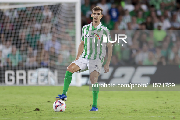 Diego Llorente of Real Betis controls the ball during the La Liga EA Sports match between Real Betis and CD Leganes at Benito Villamarin in...