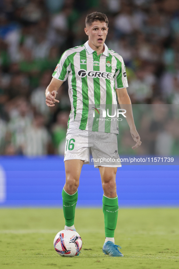 Sergi Altimira of Real Betis controls the ball during the La Liga EA Sports match between Real Betis and CD Leganes at Benito Villamarin in...