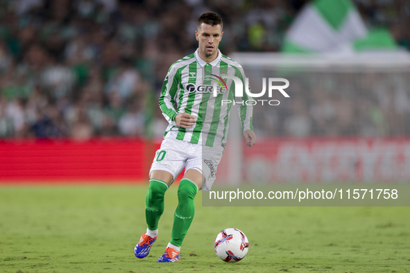 Giovani Lo Celso of Real Betis runs with the ball during the La Liga EA Sports match between Real Betis and CD Leganes at Benito Villamarin...