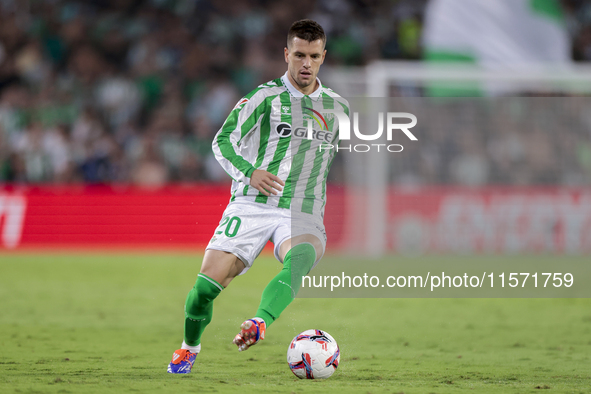 Giovani Lo Celso of Real Betis controls the ball during the La Liga EA Sports match between Real Betis and CD Leganes at Benito Villamarin i...