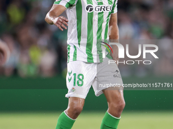 Pablo Fornals of Real Betis controls the ball during the La Liga EA Sports match between Real Betis and CD Leganes at Benito Villamarin in S...