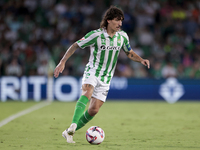 Hector Bellerin of Real Betis controls the ball during the La Liga EA Sports match between Real Betis and CD Leganes at Benito Villamarin in...