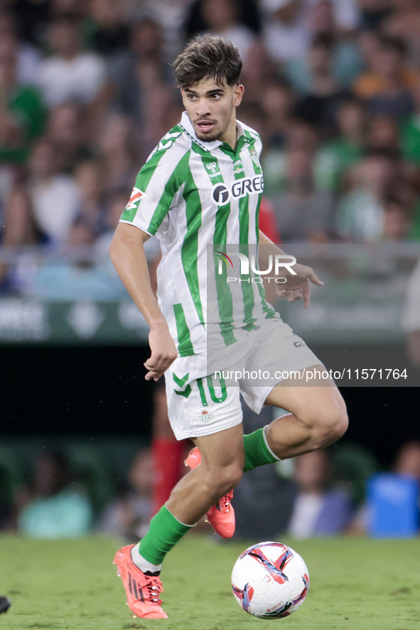 Ez Abde of Real Betis runs with the ball during the La Liga EA Sports match between Real Betis and CD Leganes at Benito Villamarin in Sevill...