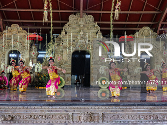 Pendet and Puspanjali dancers, accompanied by the Gong Kebyar art, enlivened the Pujawali ceremonies at the Parahyangan Agung Jagatkartta Te...