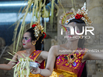 Pendet and Puspanjali dancers, accompanied by the Gong Kebyar art, enlivened the Pujawali ceremonies at the Parahyangan Agung Jagatkartta Te...