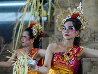 Pendet and Puspanjali dancers, accompanied by the Gong Kebyar art, enlivened the Pujawali ceremonies at the Parahyangan Agung Jagatkartta Te...