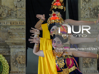 Pendet and Puspanjali dancers, accompanied by the Gong Kebyar art, enlivened the Pujawali ceremonies at the Parahyangan Agung Jagatkartta Te...