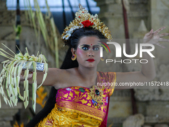 Pendet and Puspanjali dancers, accompanied by the Gong Kebyar art, enlivened the Pujawali ceremonies at the Parahyangan Agung Jagatkartta Te...