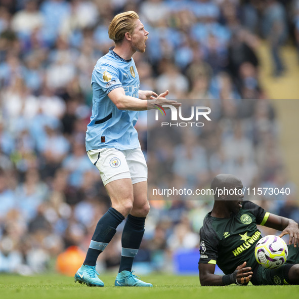 Kevin De Bruyne #17 of Manchester City F.C. during the Premier League match between Manchester City and Brentford at the Etihad Stadium in M...