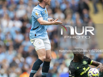 Kevin De Bruyne #17 of Manchester City F.C. during the Premier League match between Manchester City and Brentford at the Etihad Stadium in M...