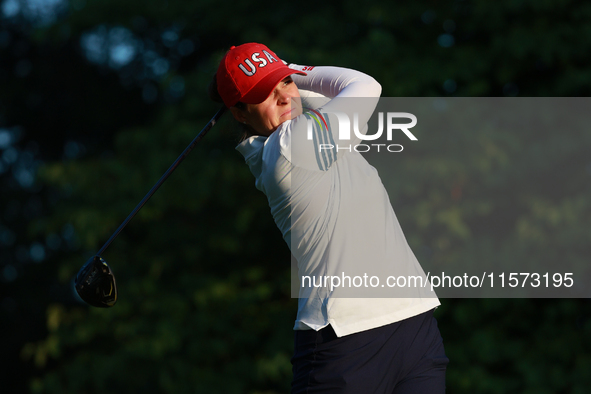 GAINESVILLE, VIRGINIA - SEPTEMBER 14: Ally Ewing of the United States plays her tee shot on the third hole during Foursomes Matches on Day T...