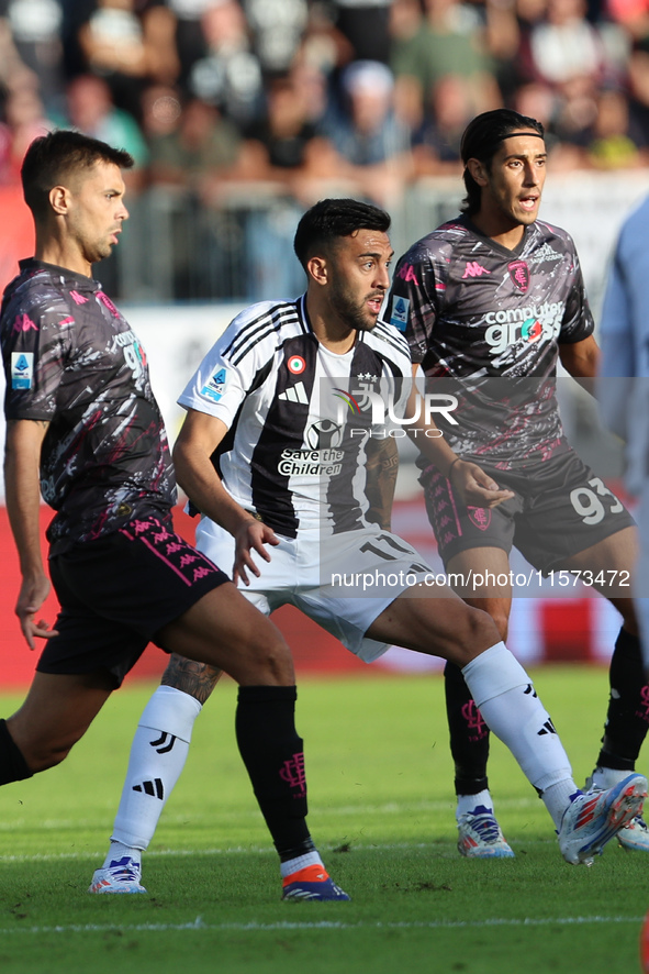 Youssef Maleh of Empoli FC and Nicolas Ivan Gonzalez of Juventus FC battle for the ball during the Serie A match between Empoli FC and Juven...